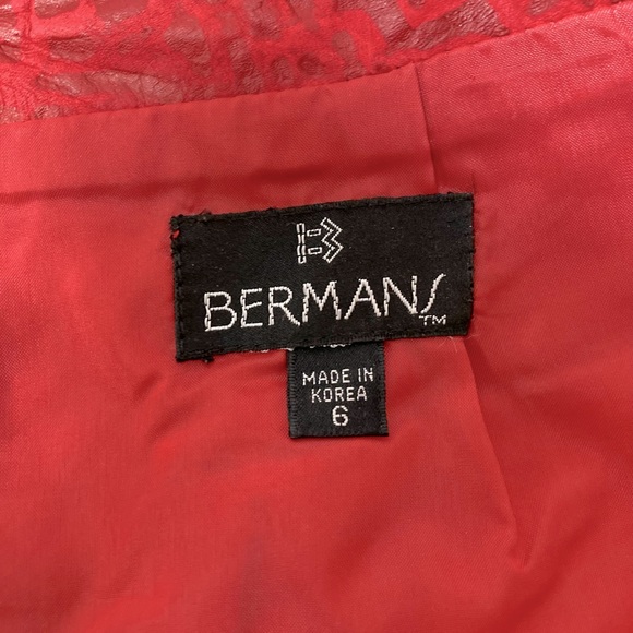 Red hot leather miniskirt, fully lined, distressed leather look, back zipper - Picture 5 of 6